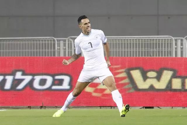  意甲金靴之争白热化，劳塔罗领跑群雄  