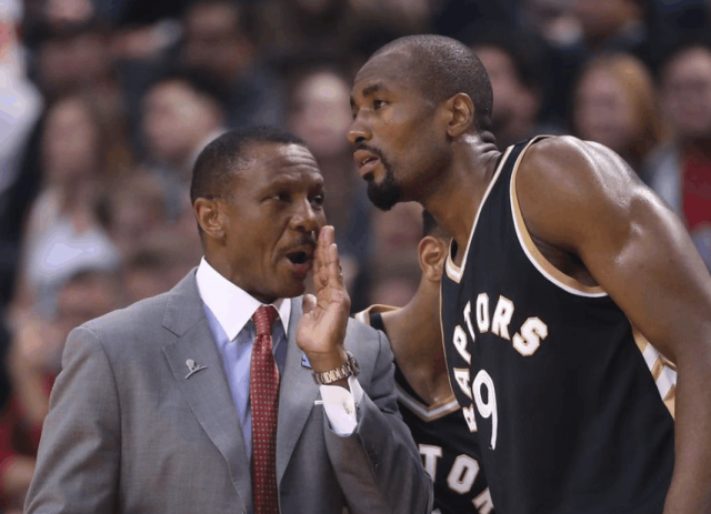  活塞解雇主帅凯西，助理教练临时接任引质疑  