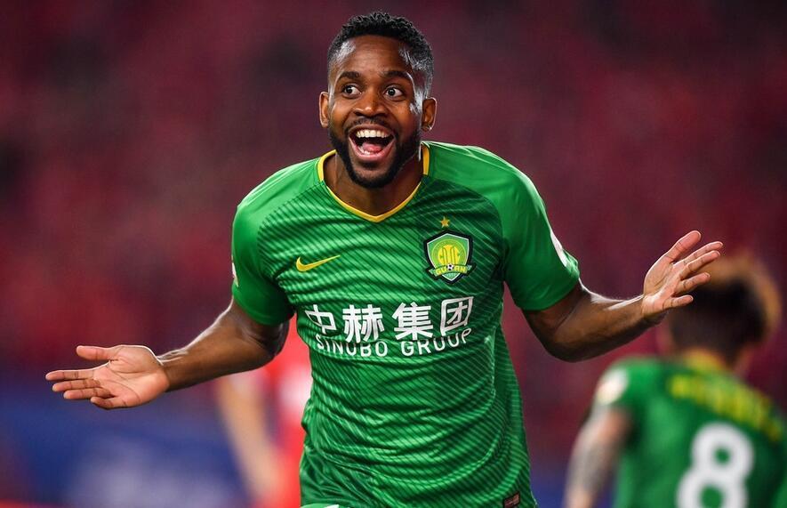  维罗纳门将神扑连拒三点球助球队逼平强敌  