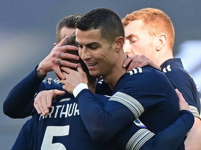  米兰双雄同时掉链子争四告急  