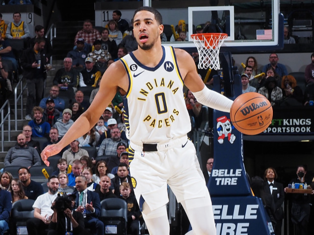  步行者哈利伯顿助攻创新高，轻取魔术  