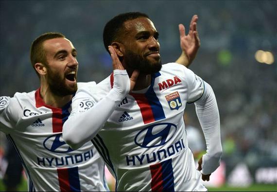  里昂锋线全面开花，四球横扫克莱蒙