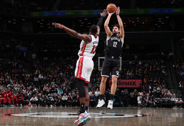  杜兰特关键球失手篮网加时惜败热火遭遇三连败  